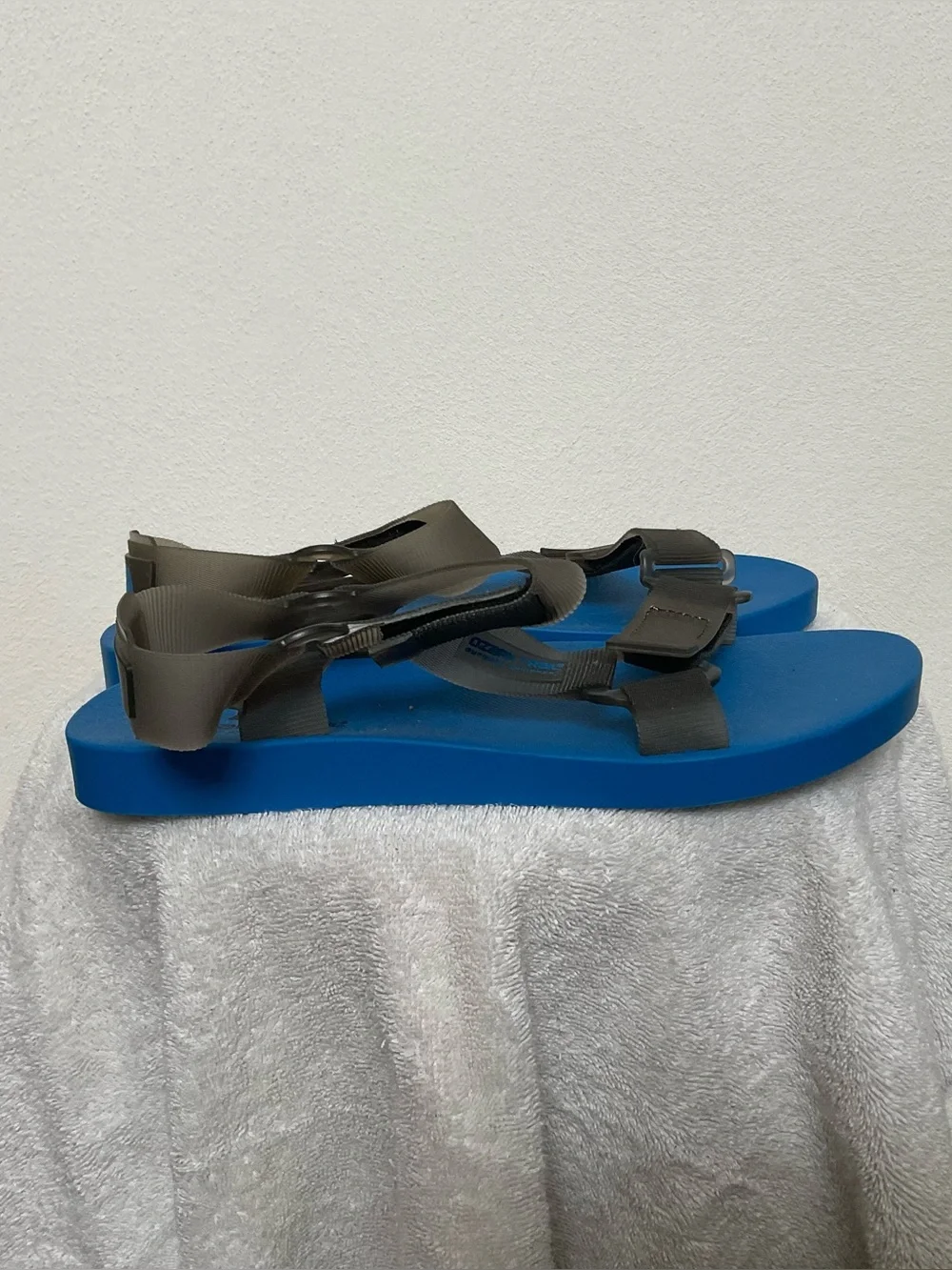 NWOT Ozark Trail Adventure Men's Adjustable Sandals Size 12 Water Pool
